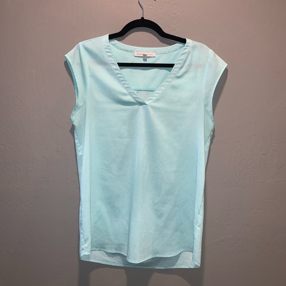 SOLD 🚫 Short Sleeved Mint Blouse